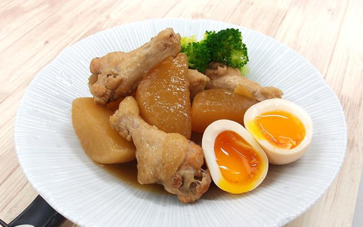 Poached chicken drumsticks and daikon radish