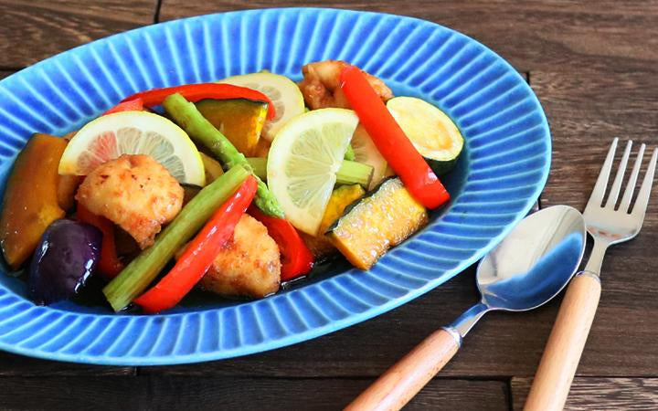 Coloridas verduras en escabeche nanban